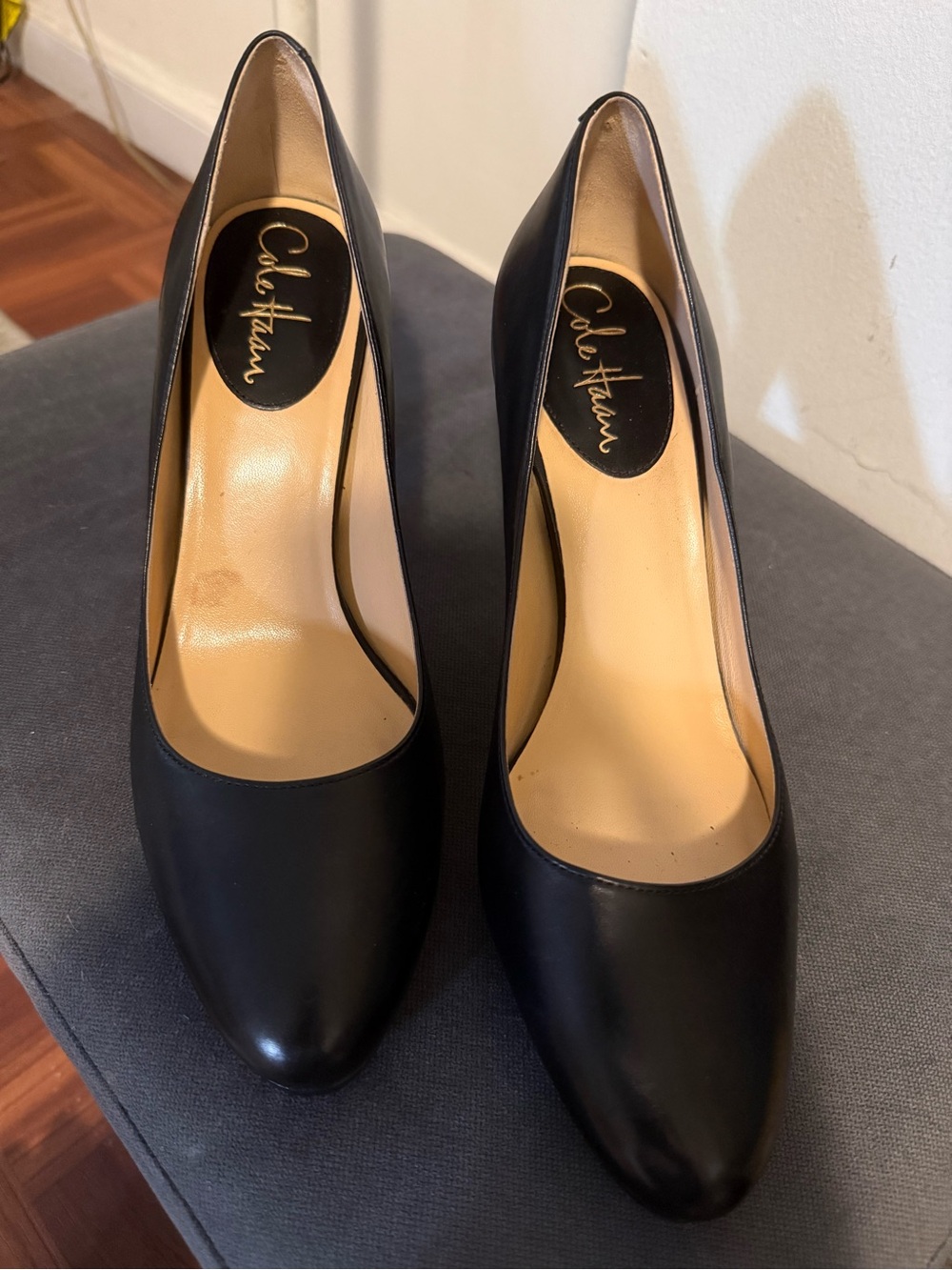 Cola Haan Nike Air Black Leather round -Toe Heels
